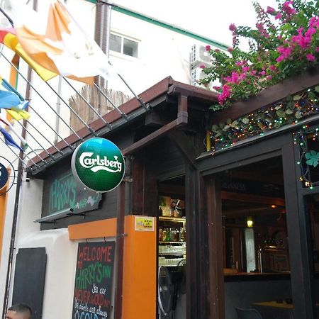 Harrys Inn Guesthouse Larnaca Exterior foto